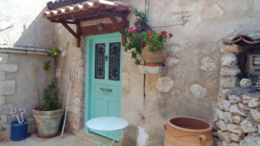 Quaint Greek Cottage, Rural Setting, Great Views.